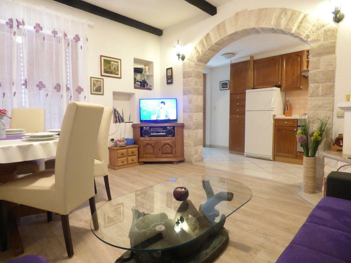 Apartments Rustica Makarska Eksteriør bilde